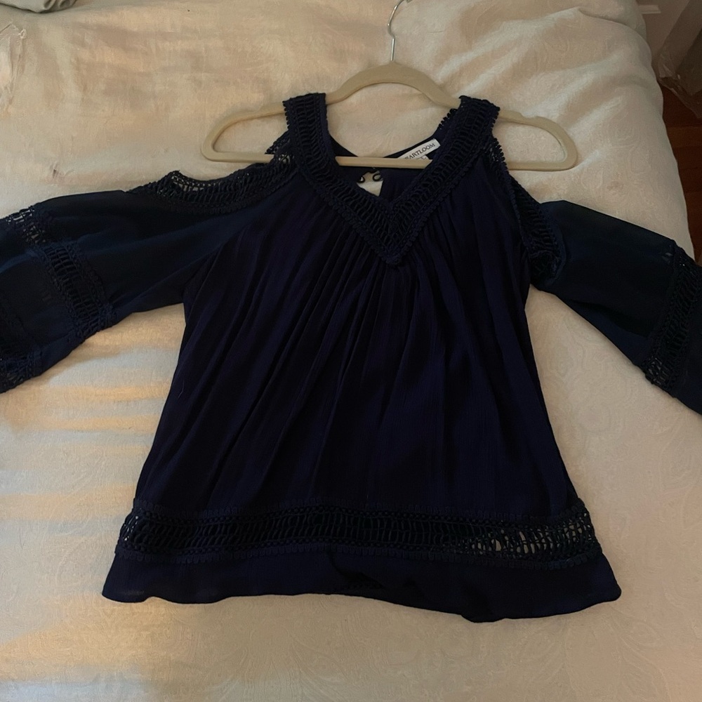 Heartloom Women’s Cold Shoulder Navy Blouse - Size Small
